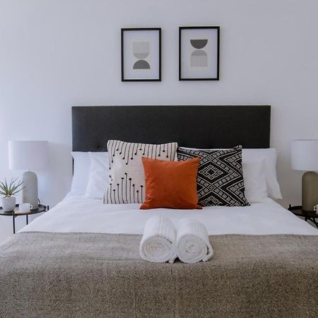 Stylish, Modern, Walk To Restaurants And Cbd Apartment Cape Town Bagian luar foto