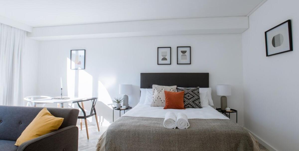 Stylish, Modern, Walk To Restaurants And Cbd Apartment Cape Town Bagian luar foto