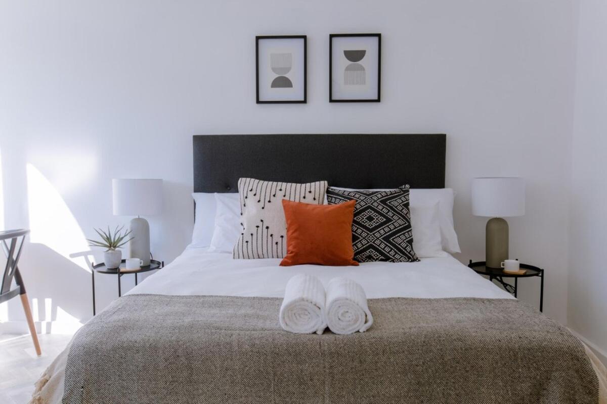 Stylish, Modern, Walk To Restaurants And Cbd Apartment Cape Town Bagian luar foto
