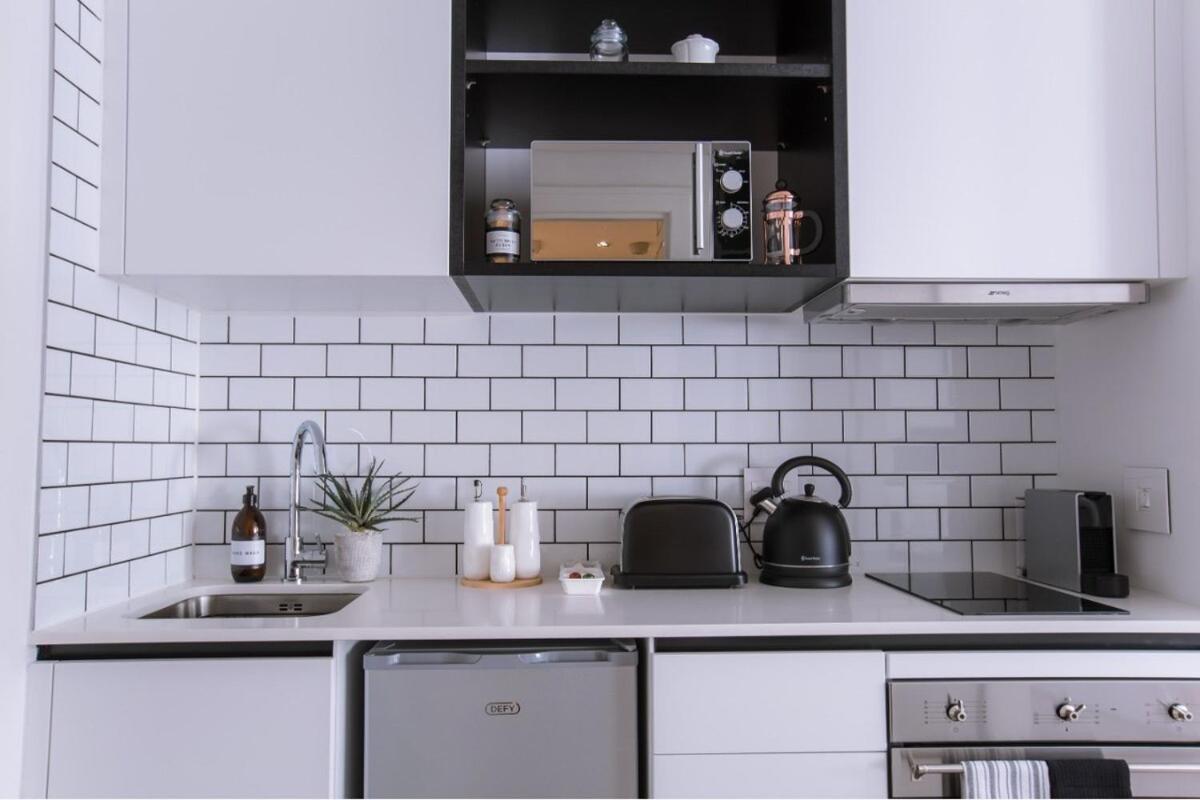 Stylish, Modern, Walk To Restaurants And Cbd Apartment Cape Town Bagian luar foto